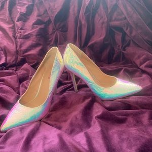 Size 6 iridescent heels never worn